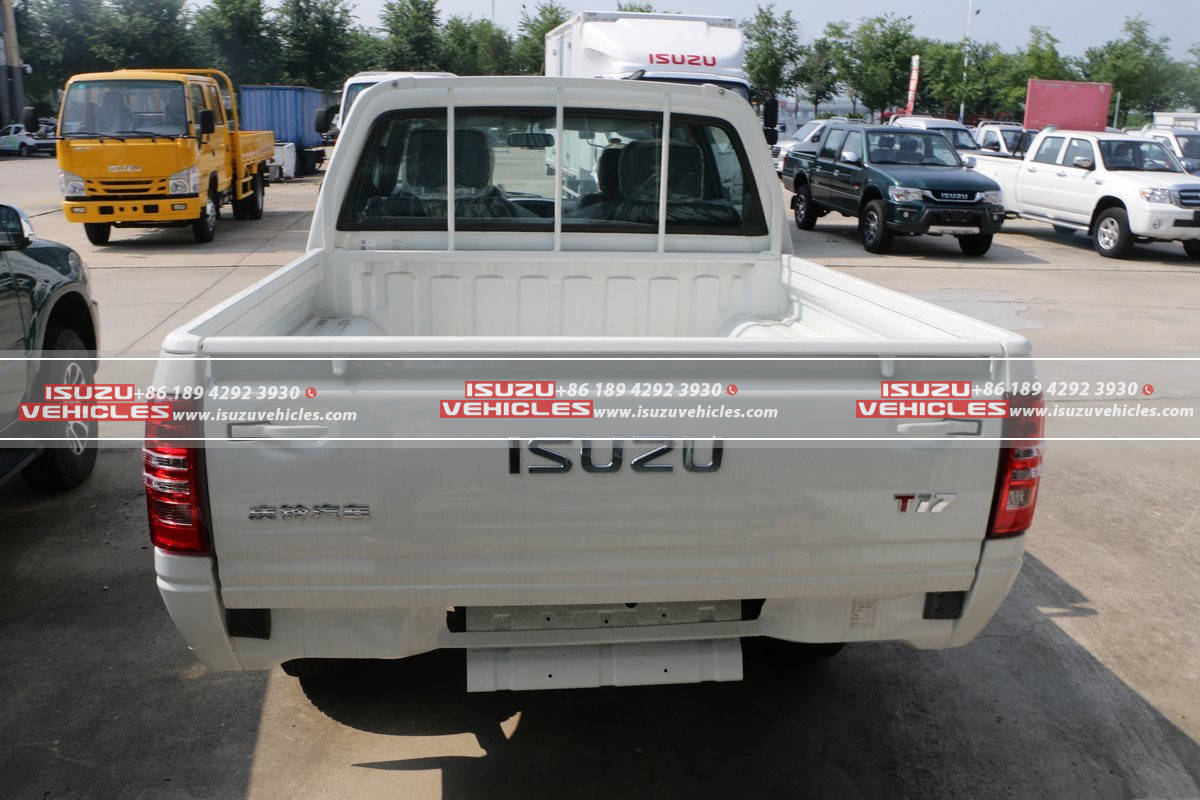 ISUZU T17 3.0T 4X4 Pickup Truck Back ISUZU T17 3.0T 4X4 Pickup Truck Back