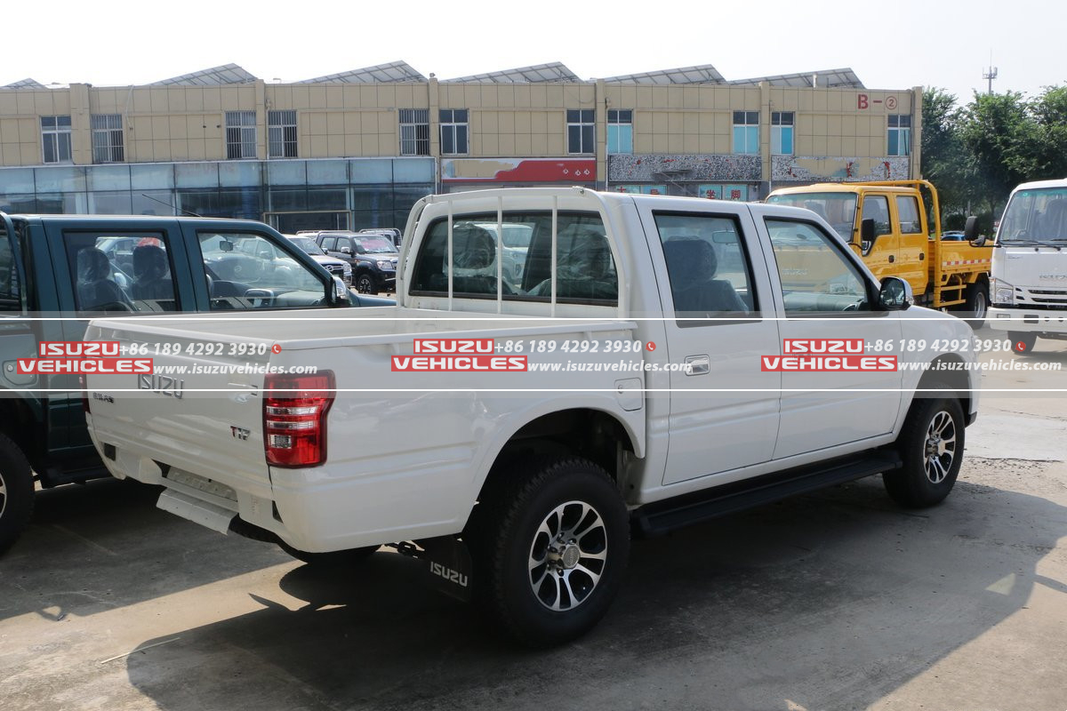 ISUZU T17 3.0T 4X4 Pickup Truck Right ISUZU T17 3.0T 4X4 Pickup Truck Right