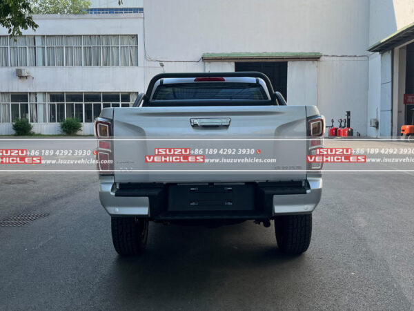 ISUZU T30 3.0 Manual Pickup Truck Back