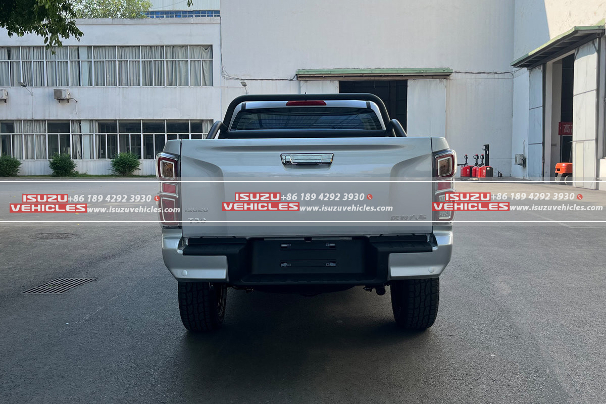 ISUZU T30 3.0 Manual Pickup Truck Back ISUZU T30 3.0 Manual Pickup Truck Back