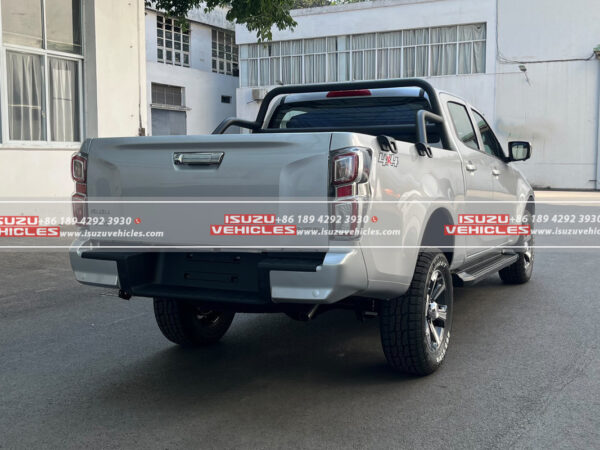 ISUZU T30 3.0 Manual Pickup Truck Right Back