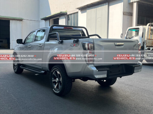 ISUZU T30 3.0 Manual Pickup Truck Side Back