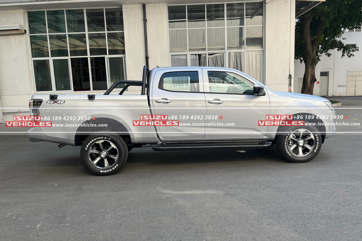 ISUZU T30 3.0 Manual Pickup Truck Side Body ISUZU T30 3.0 Manual Pickup Truck Side Body