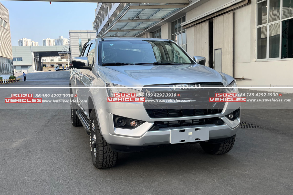 ISUZU T30 3.0 Manual Pickup Truck Side ISUZU T30 3.0 Manual Pickup Truck Side