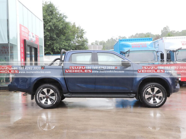 ISUZU T30 3.0T 143 Horsepower Pickup Truck Body Side