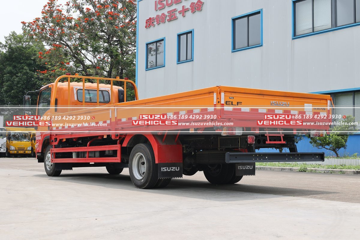 ISUZU 6.2 Meter Cargo Truck Back Right ISUZU 6.2 Meter Cargo Truck Back Right