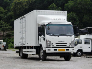ISUZU 700P 7 Meter Cargo Truck