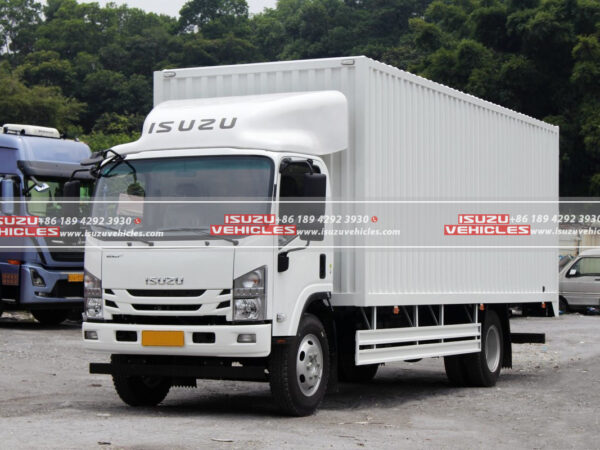 ISUZU 700P 7 Meter Cargo Truck Side