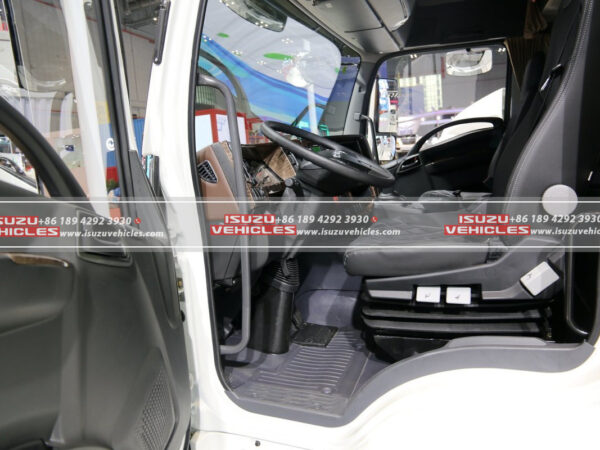 ISUZU GIGA 6X4 AMT Tractor Truck Cab