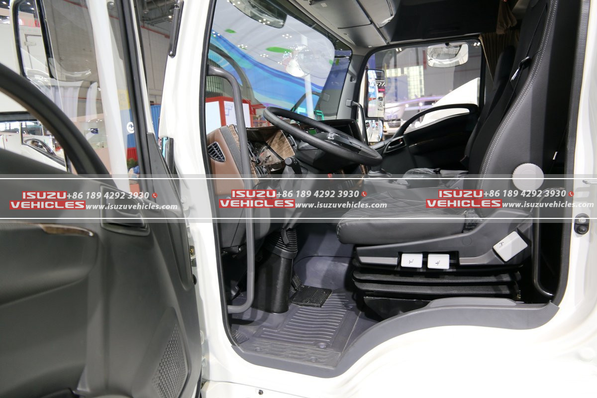 ISUZU GIGA 6X4 AMT Tractor Truck Cab ISUZU GIGA 6X4 AMT Tractor Truck Cab