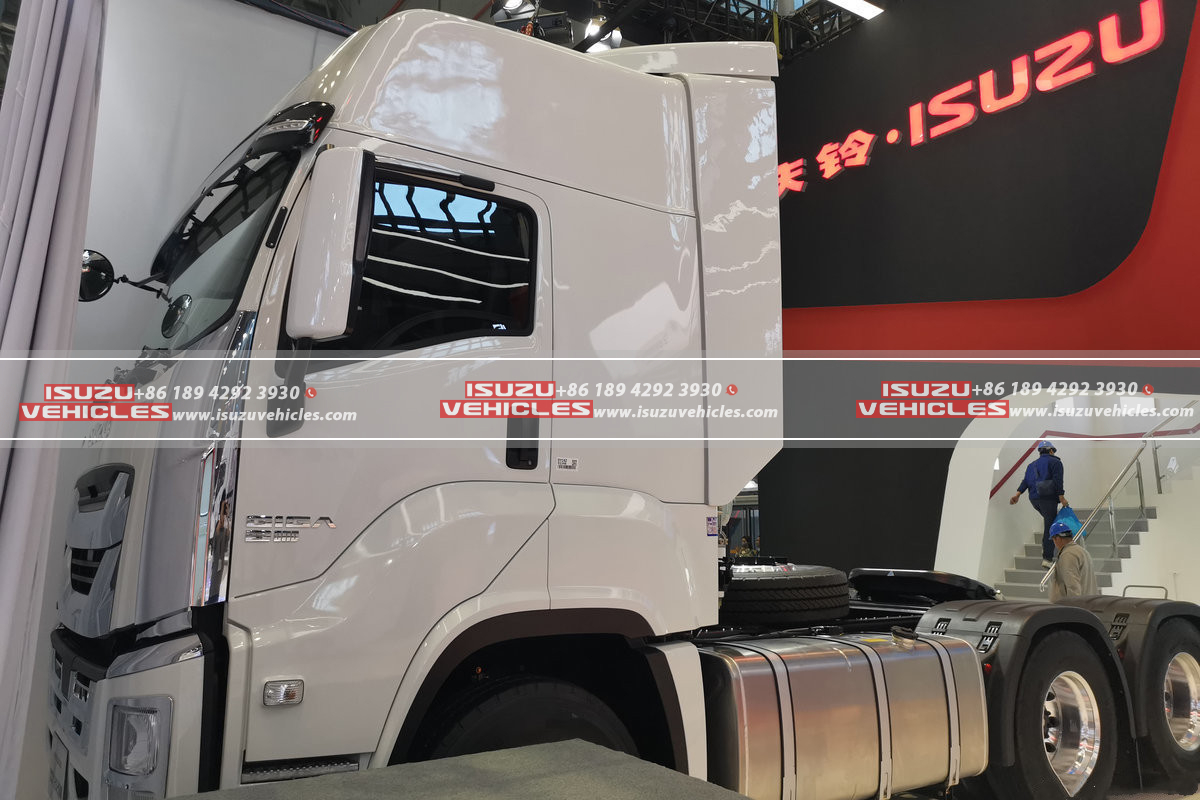 ISUZU GIGA 6X4 AMT Tractor Truck Side ISUZU GIGA 6X4 AMT Tractor Truck Side