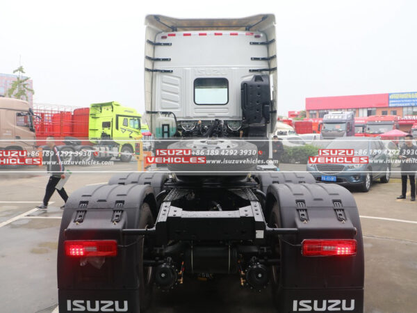 ISUZU GIGA 6×4 Tractor Truck Back
