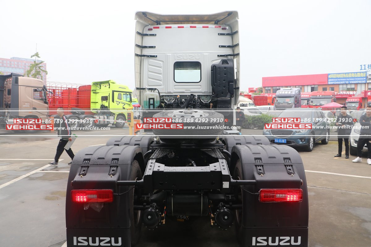 ISUZU GIGA 6×4 Tractor Truck Back