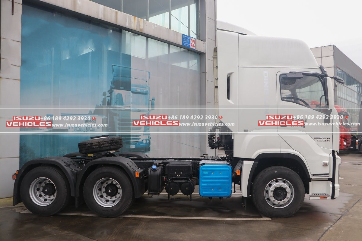 ISUZU GIGA 6×4 Tractor Truck Right
