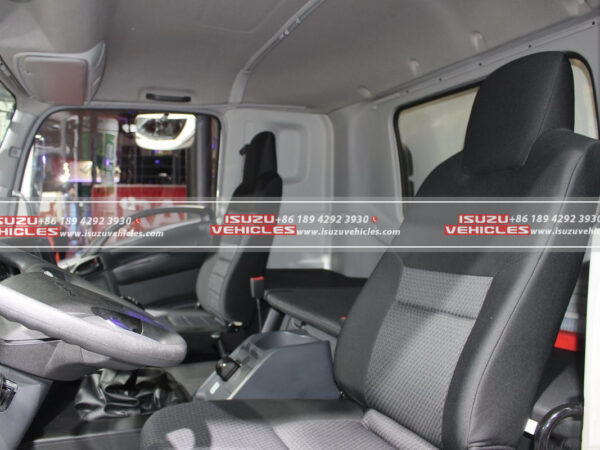 ISUZU GIGA 9.6 Meter Van Box Truck Cab