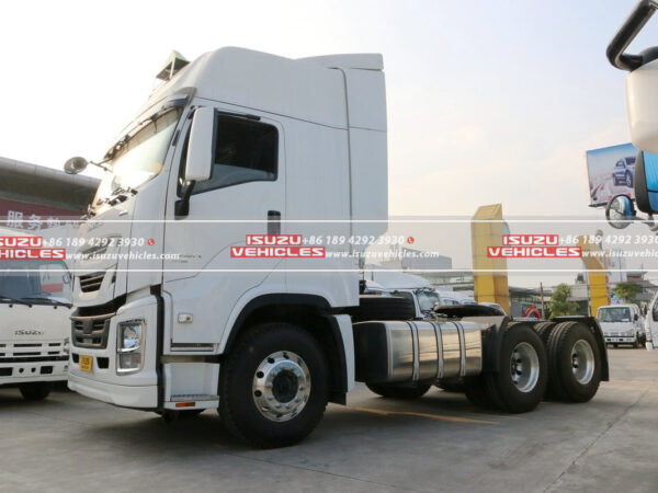 ISUZU GIGA Hazardous Material Tractor Truck Right