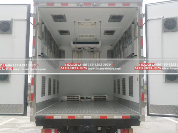 ISUZU Hatched Chicken Transport Van Truck Back