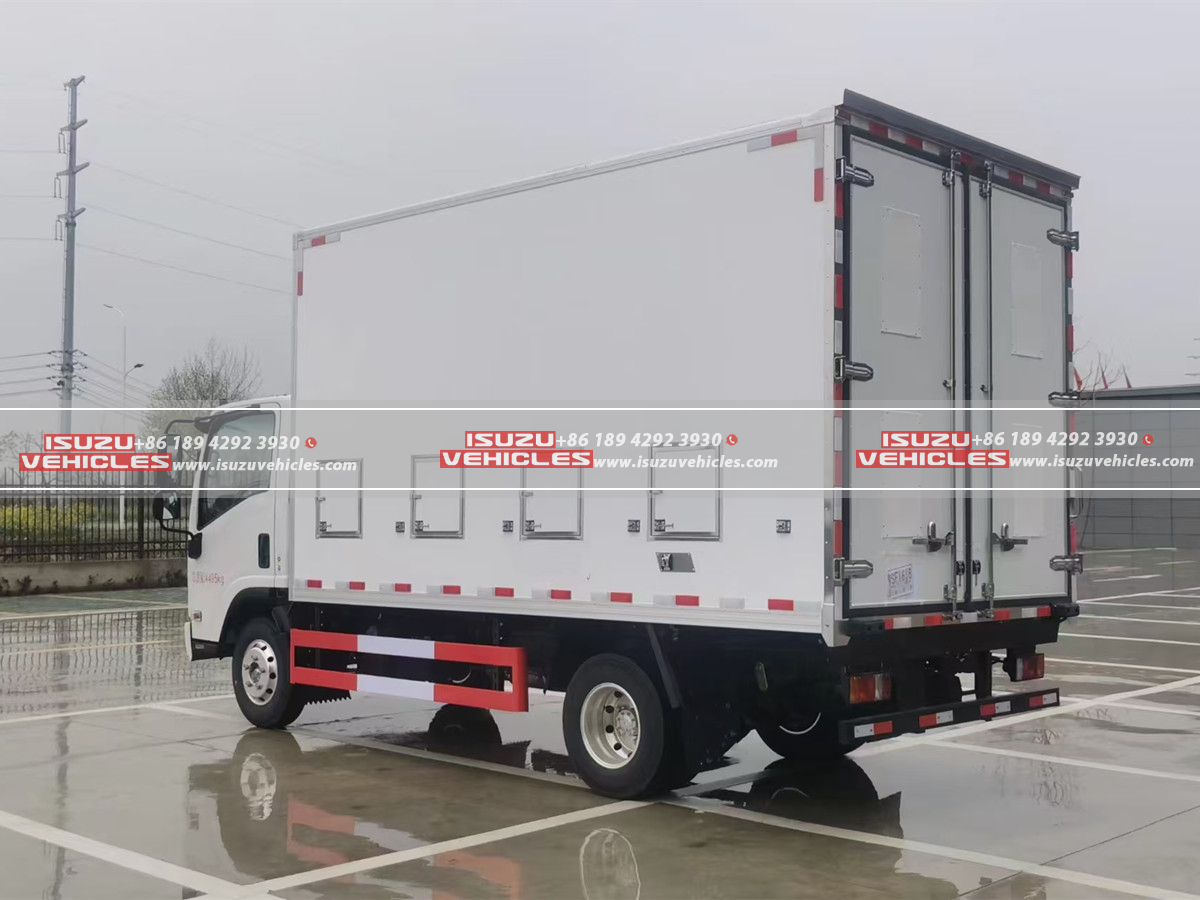 ISUZU Hatched Chicken Transport Van Truck Container ISUZU Hatched Chicken Transport Van Truck Container