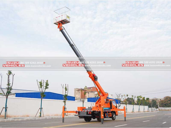ISUZU 16 Meter Aerial Work Bucket Truck Working