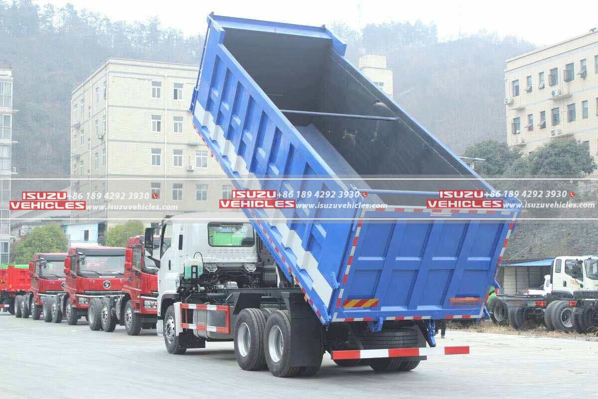 ISUZU 30 Ton Construction Dump Truck Working