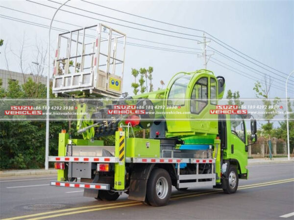 ISUZU 32 Meter Aerial Platform Bucket Truck Back Side