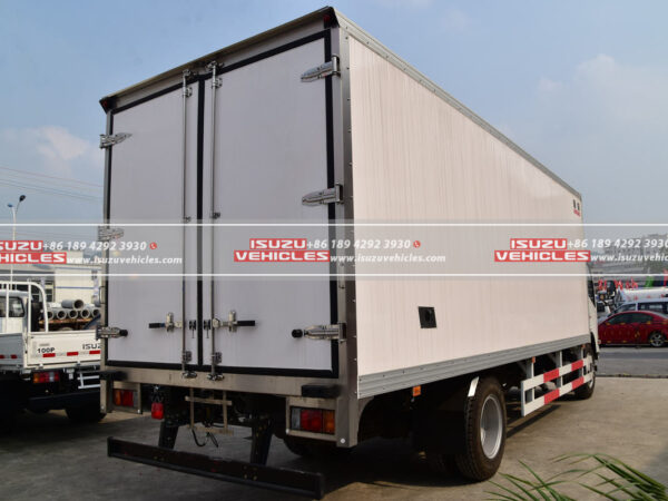 ISUZU 700P 6 Meter Box Van Truck Right Back