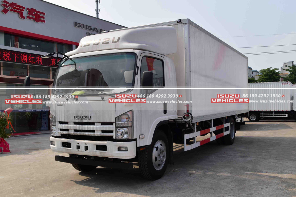 ISUZU 700P 6 Meter Box Van Truck Side ISUZU 700P 6 Meter Box Van Truck Side