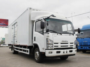 ISUZU 700P 7 Meter Van Box Truck