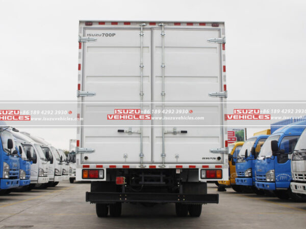 ISUZU 700P 7 Meter Van Box Truck Very Back
