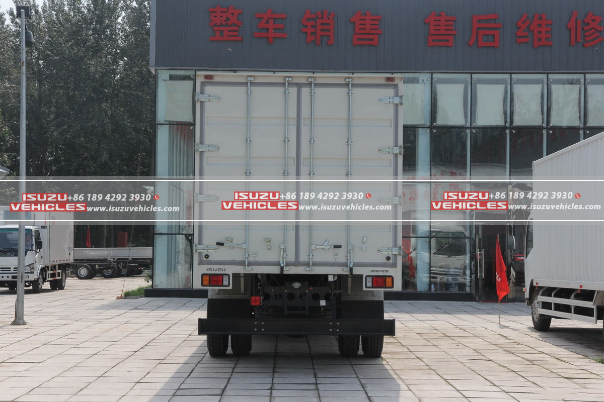 ISUZU FVR 7.1 Meter Van Box Truck Back ISUZU FVR 7.1 Meter Van Box Truck Back