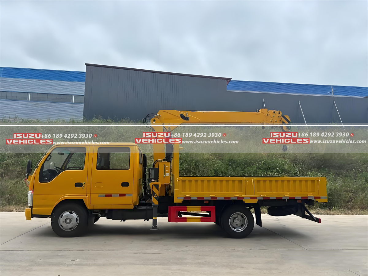 ISUZU 700P 4×4 PALFINGER 7T Telescopic Boom Crane Upper (2) ISUZU 700P 4×4 PALFINGER 7T Telescopic Boom Crane Upper (2)