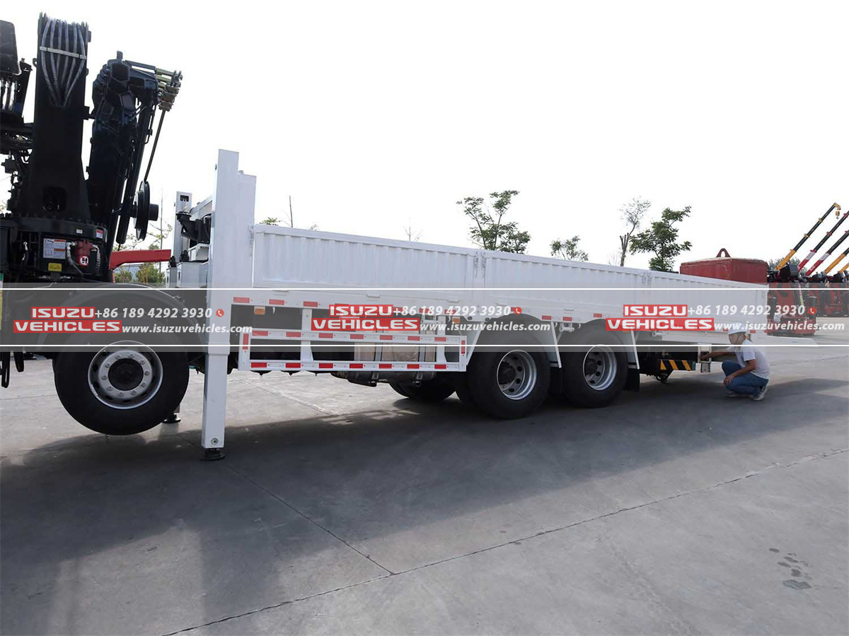 ISUZU GIGA 20 Ton PALFINGER Knuckle Boom Crane Before Working ISUZU GIGA 20 Ton PALFINGER Knuckle Boom Crane Before Working