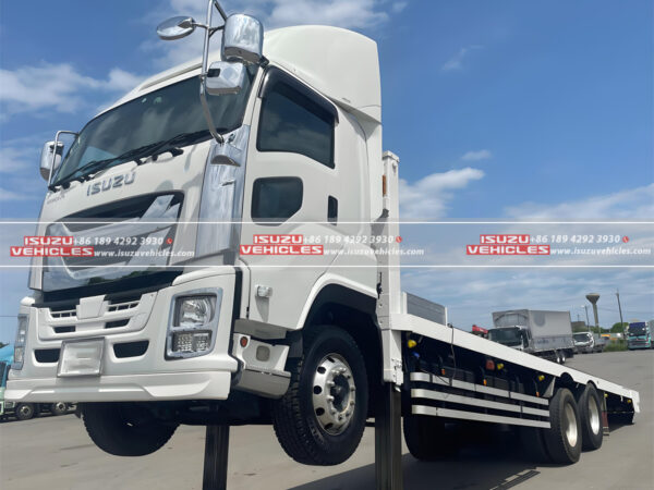 ISUZU GIGA 6×4 20-ton Flatbed Tow Truck tractor