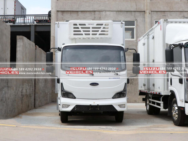 ISUZU EVM100 4 Meter Refrigerated Truck Tractor