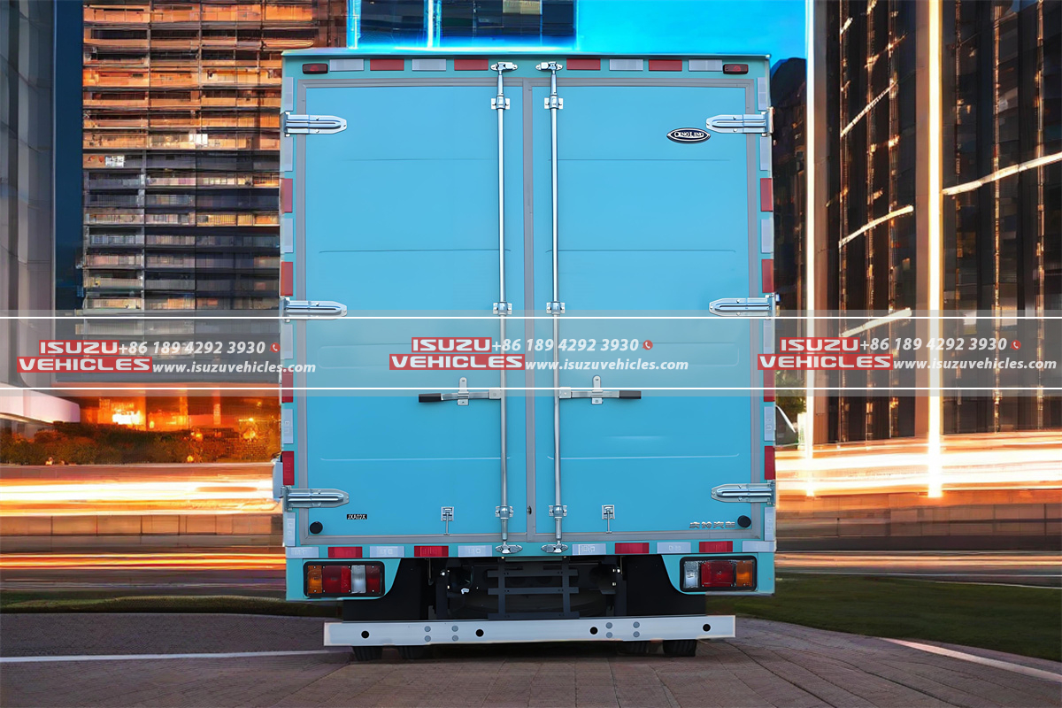 ISUZU EVM100 4.5 T Van Box Truck Back Side ISUZU EVM100 4.5 T Van Box Truck Back Side