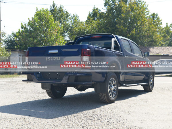 ISUZU TAGA 3T Crew Cab Pickup Truck Right Back