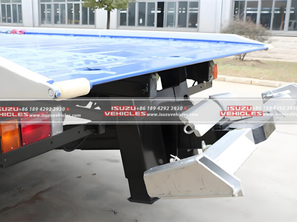 ISUZU 700P 4 Ton Flatbed Wrecker Tow