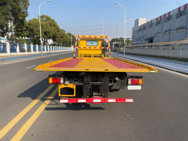 ISUZU 3T 100P Flatbed Wrecker Truck Back