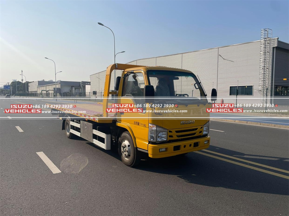 ISUZU 3T 100P Flatbed Wrecker Truck Side ISUZU 3T 100P Flatbed Wrecker Truck Side