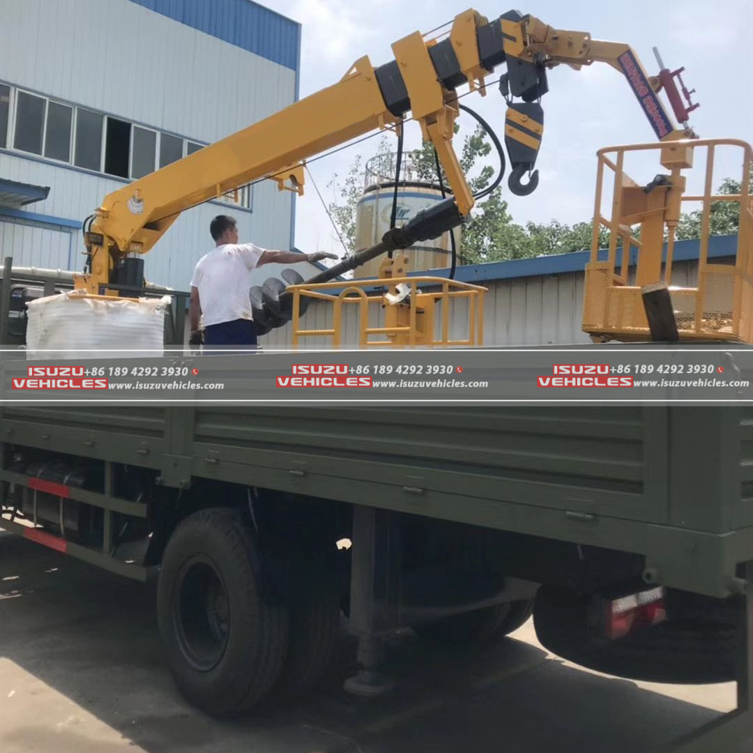 ISUZU 8 TON PALFINGER Telescopic Boom Crane Truck Working ISUZU 8 TON PALFINGER Telescopic Boom Crane Truck Working