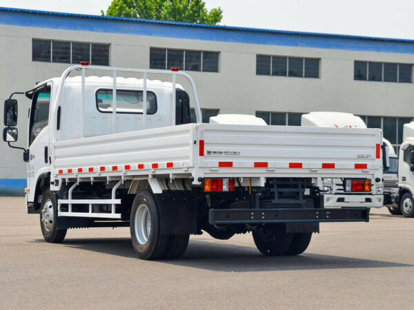 ISUZU KV100 4.2 Meter Cargo Truck Left Back