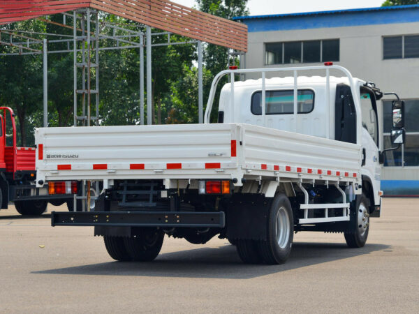ISUZU KV100 4.2 Meter Cargo Truck Right Back