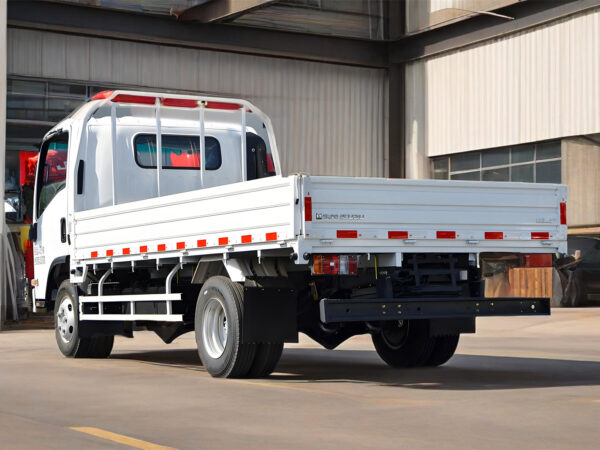 ISUZU KV100 5 Meter Cargo Truck Back