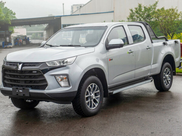 ISUZU TAGA 3.0T Double Cab Pickup Truck Left Side