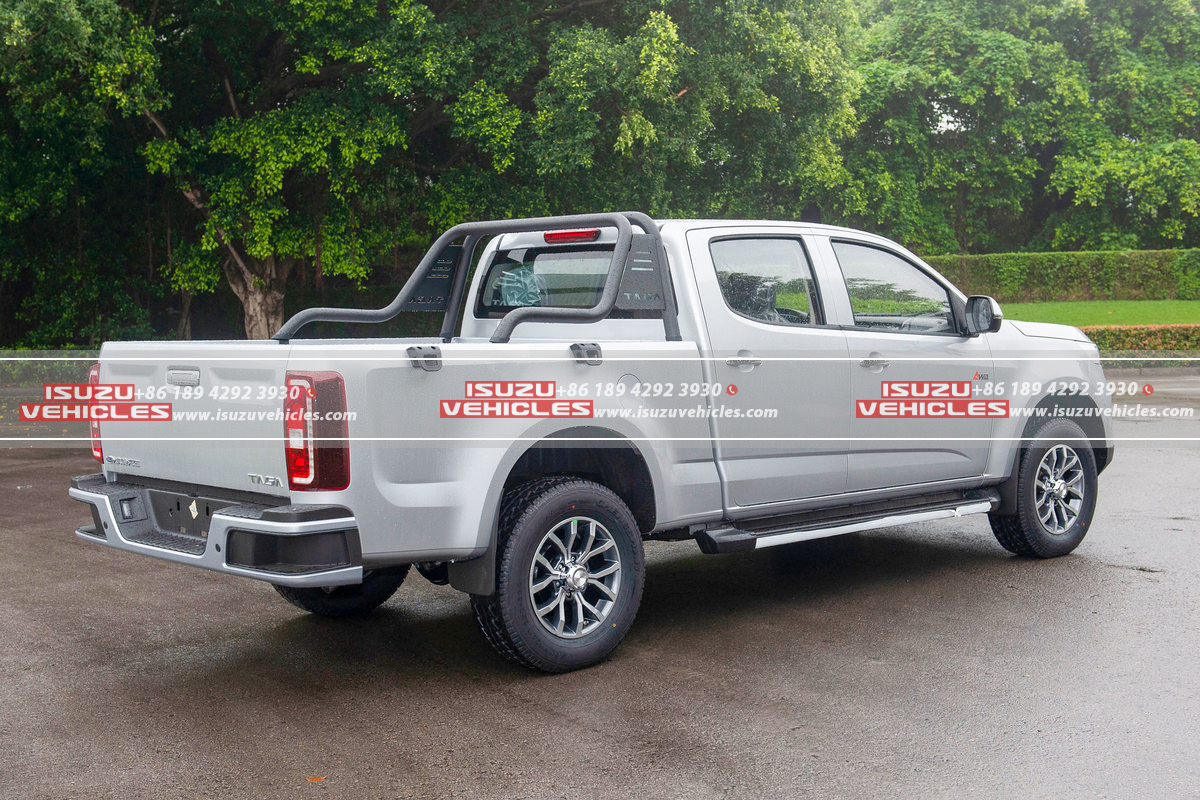 ISUZU TAGA 3.0T Double Cab Pickup Truck Side ISUZU TAGA 3.0T Double Cab Pickup Truck Side
