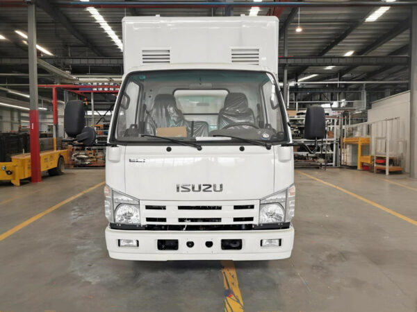 ISUZU 100P P4 Full Color Waterproof LED Truck Tractor