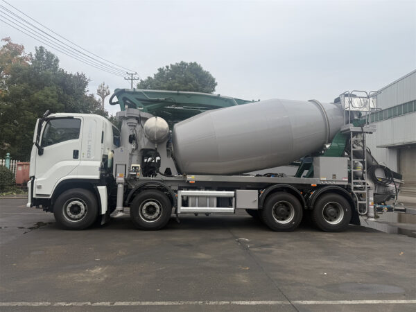 ISUZU 10CBM Concrete Mixer 24m Pump Combined Truck Body Right
