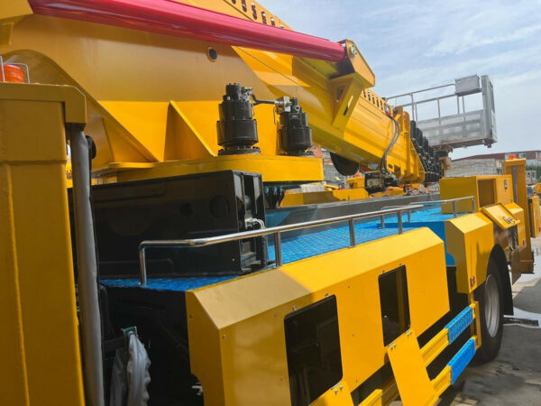 ISUZU 45M Telescopic Bucket Truck Details