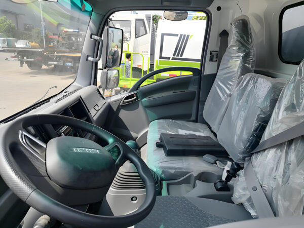 ISUZU 5000L Combined Sewer Jetting Truck Cab