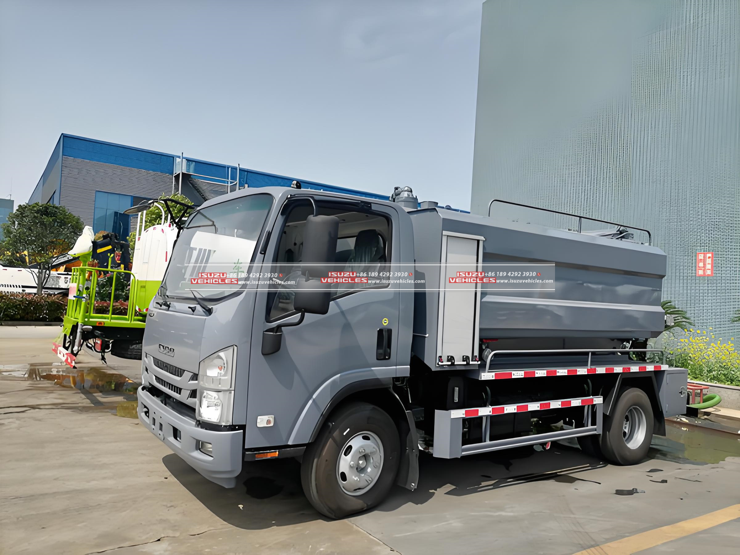 ISUZU 5000L Combined Sewer Jetting Truck Head Right ISUZU 5000L Combined Sewer Jetting Truck Head Right